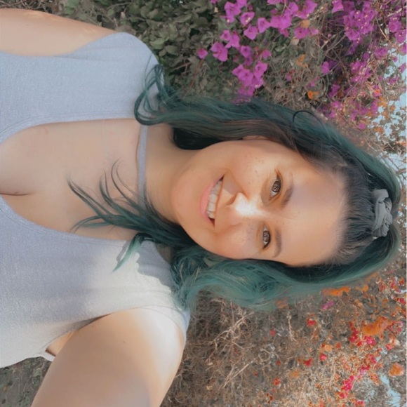 Meet your Posher, Kelly - Picture 3 of 3